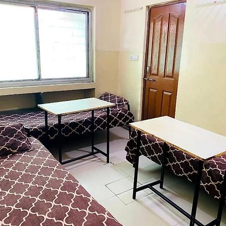 Aashiyana Boys Hostel Indaur Kültér fotó