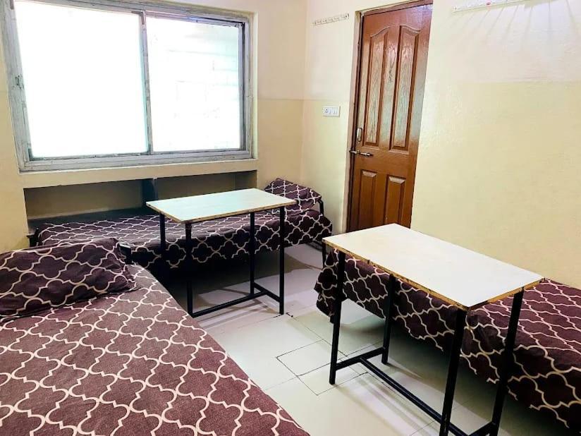 Aashiyana Boys Hostel Indaur Kültér fotó