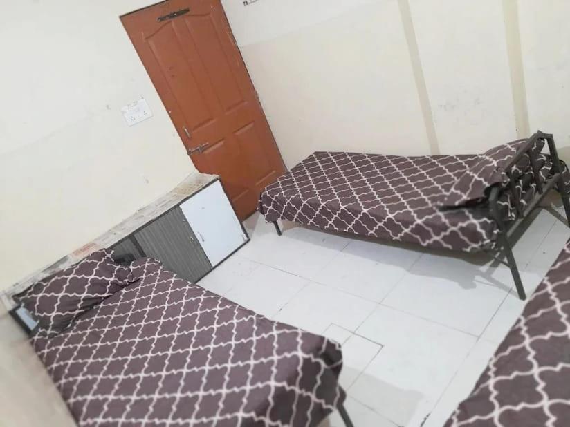Aashiyana Boys Hostel Indaur Kültér fotó